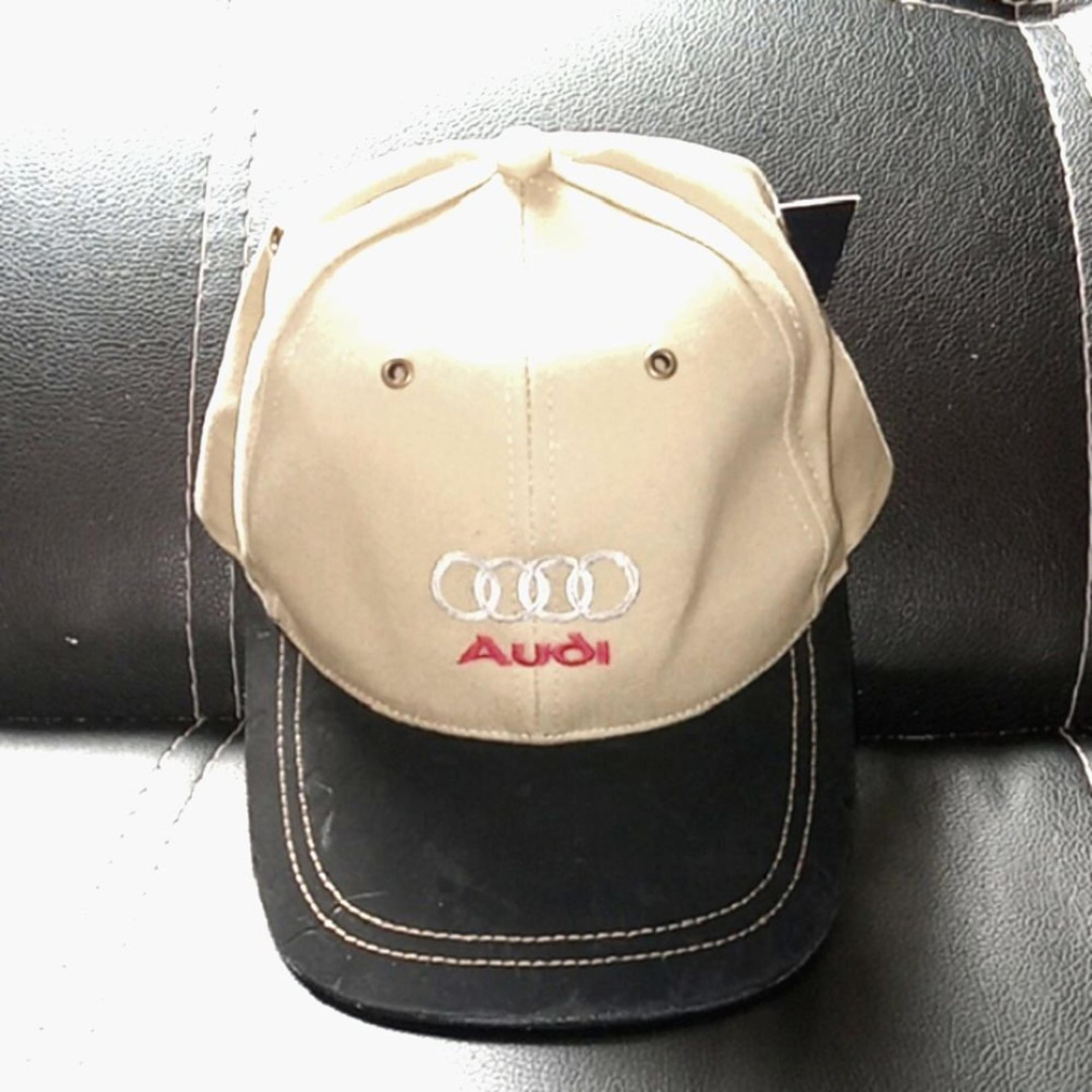 Audi [New & Rare] Vintage  Beige and Black Cap