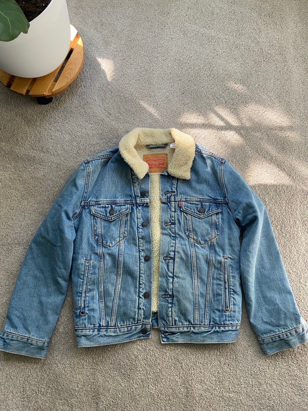 Levi’s sherpa lined trucker denim jacket