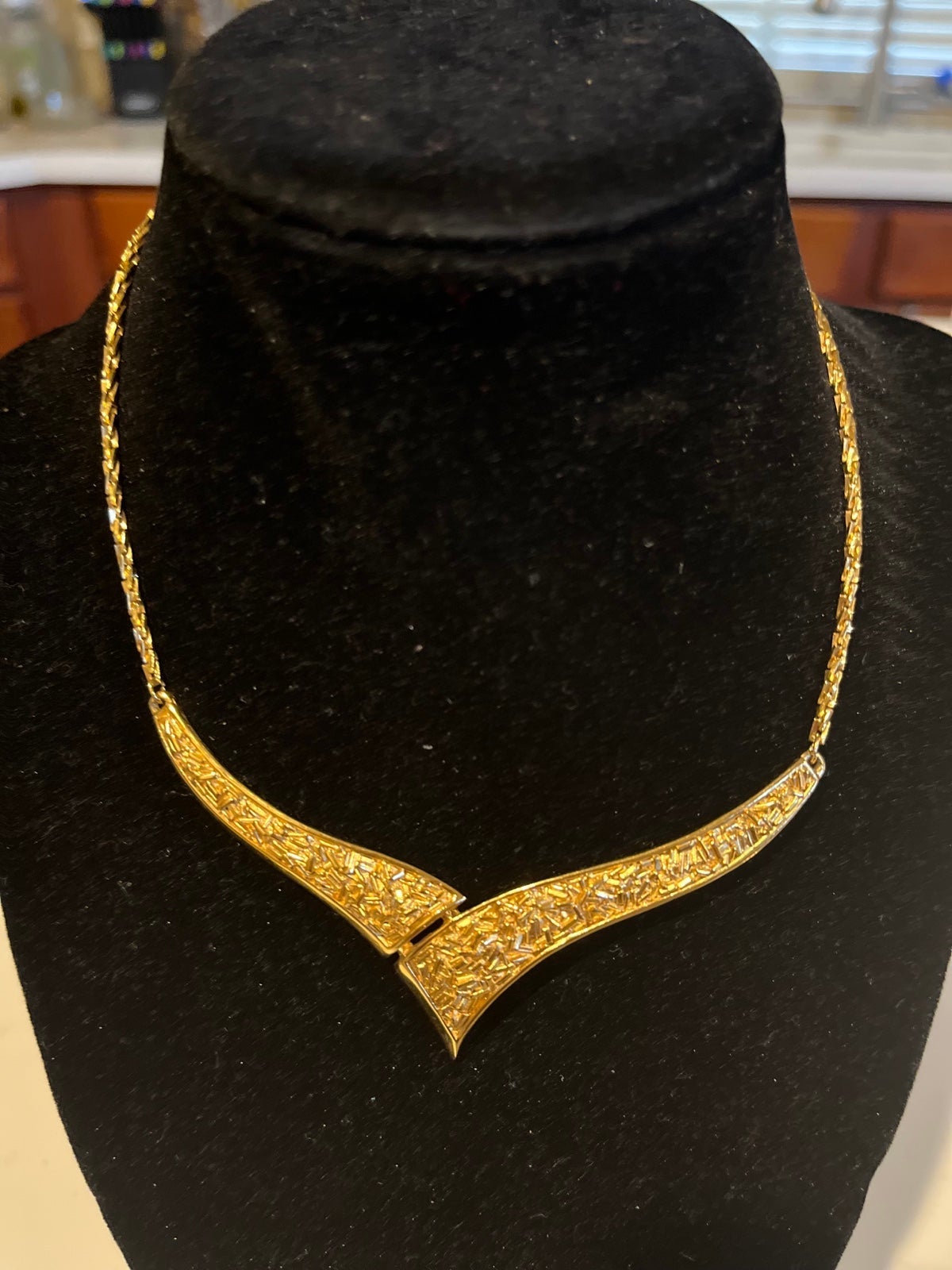 trifari vintage necklace