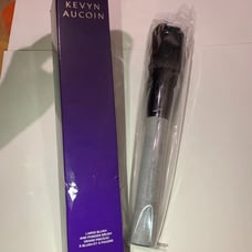 Kevyn aucoin brush