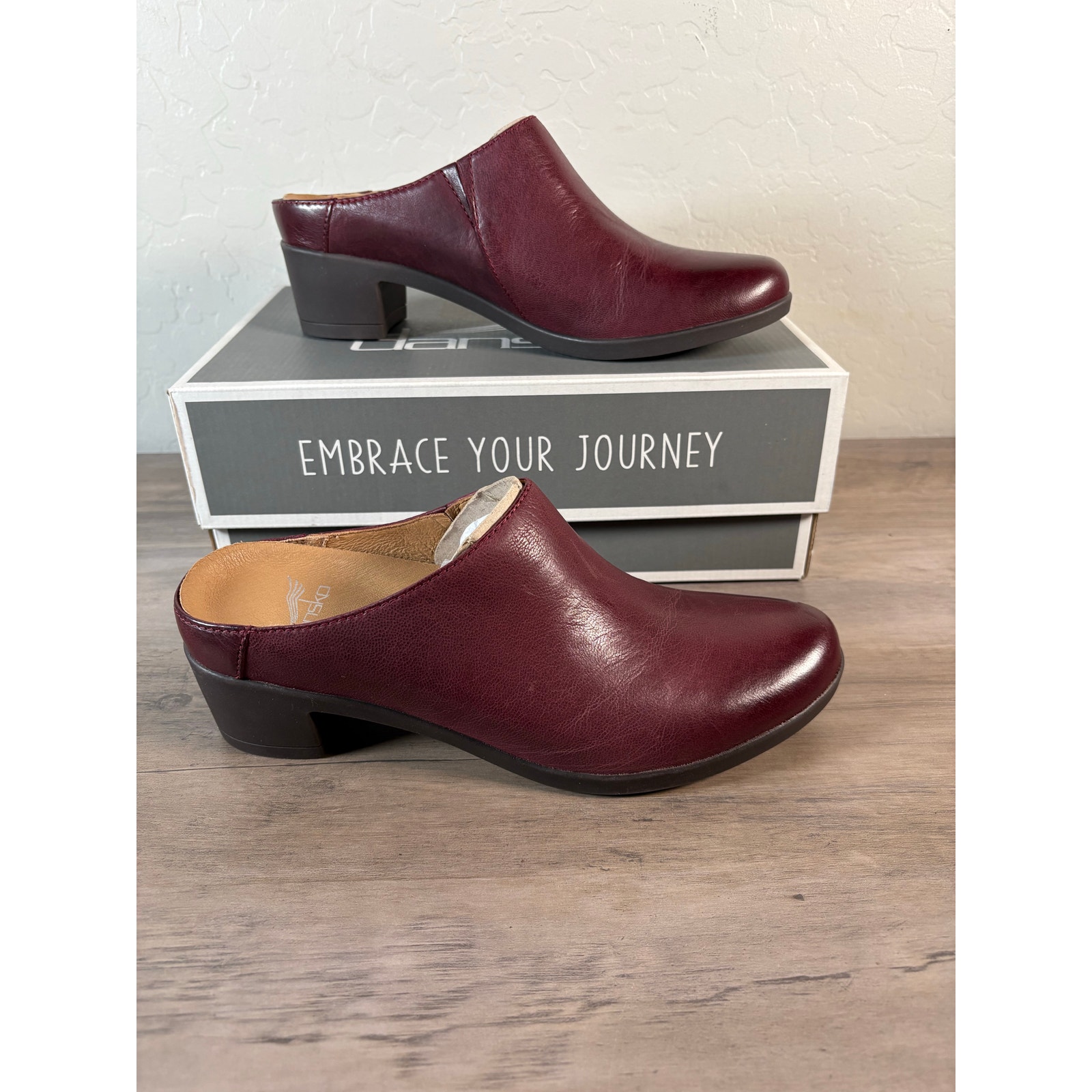 Dansko Carrie Burnished Nubuck Wine Slip-on Clog Women's 39 US 8.5-9 NEW in Box