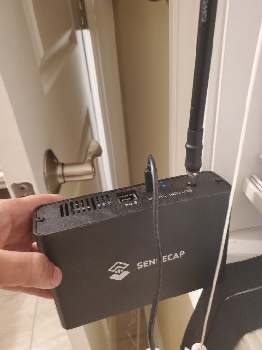 Sensecap M1 Helium hotspot