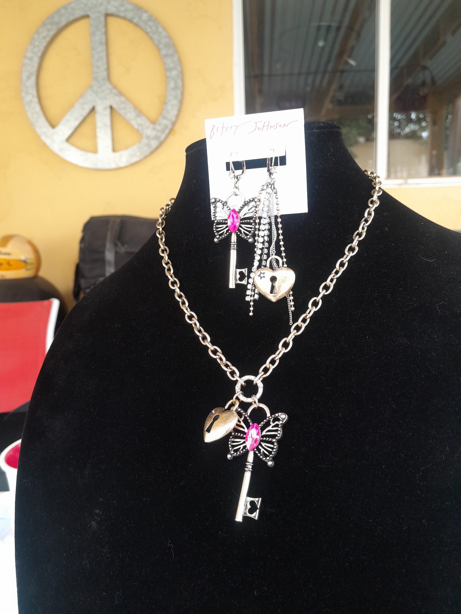 Betsey Johnson Butterfly Key And Heart Necklace And Mismatched Earring Set NWT