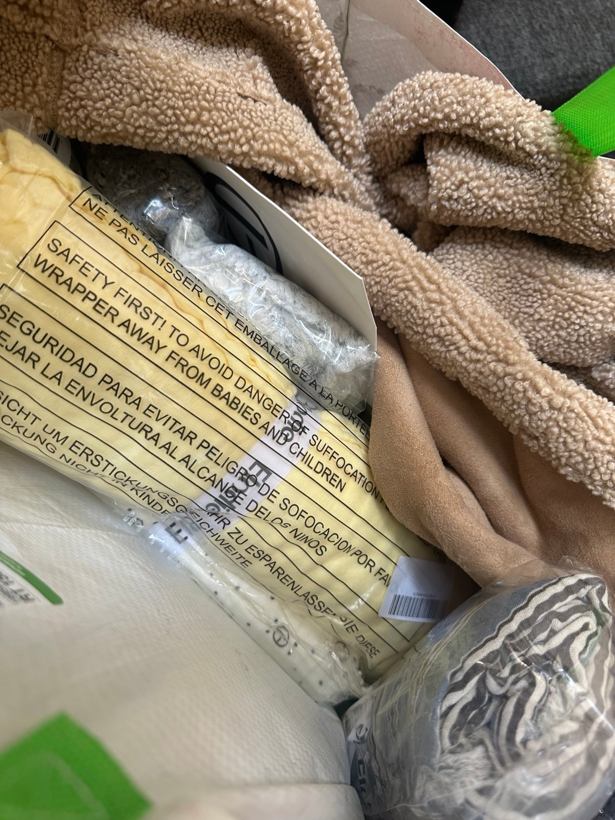 [NEW] Elodie Blankets Posting Tonight @ 2100pm (9pm) EST.  starting price: 150