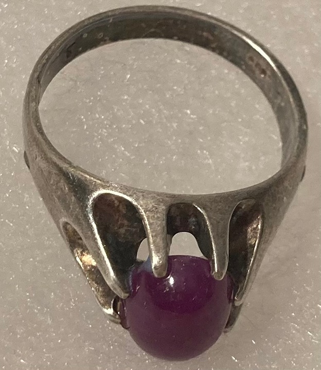 Vintage Sterling Silver Ring, Nice Purple Stone Design, Size 9 1/2, Nice Design