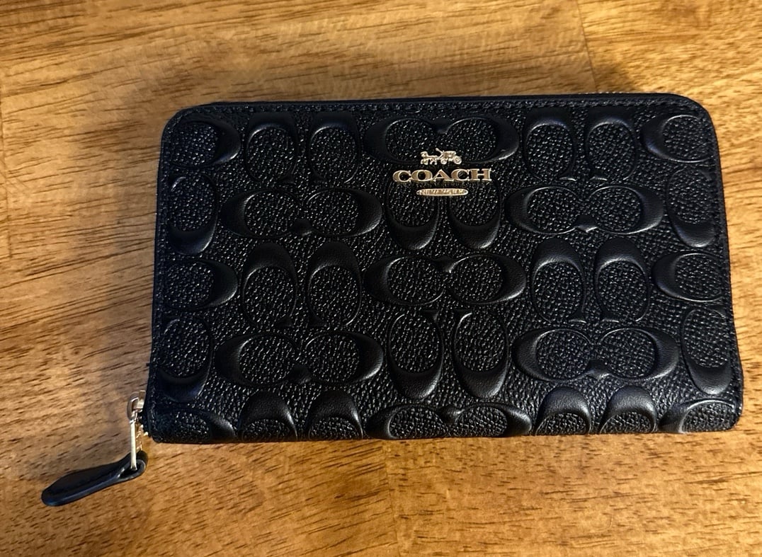 NWOT Coach Leather Zip Around Wallet