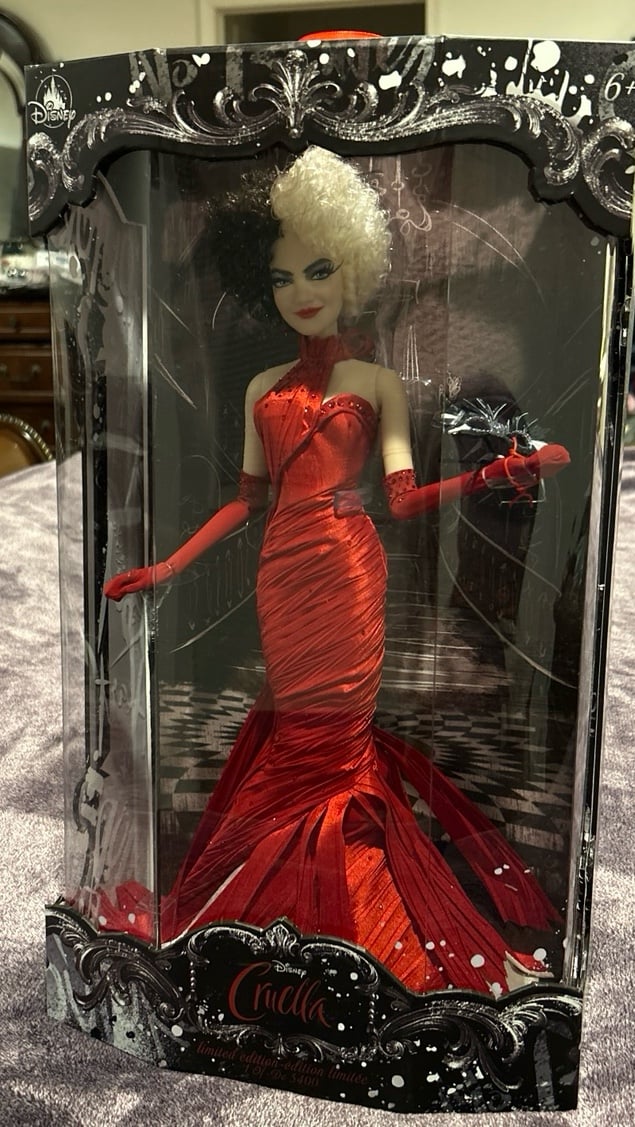 NRFB Disney’s Cruella Deville Limited edition
