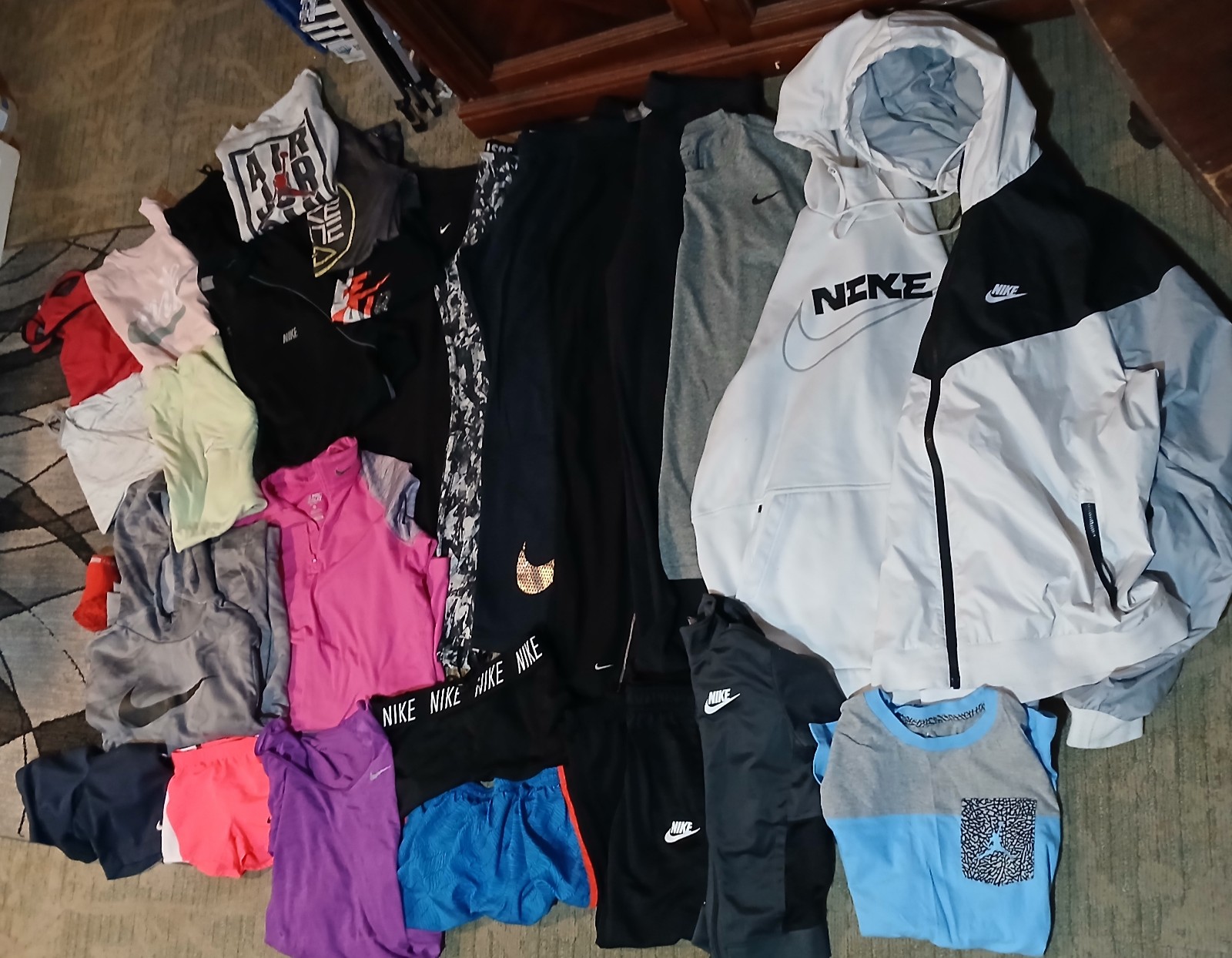 *Nike* Resale Bundle/ 30 Items Total