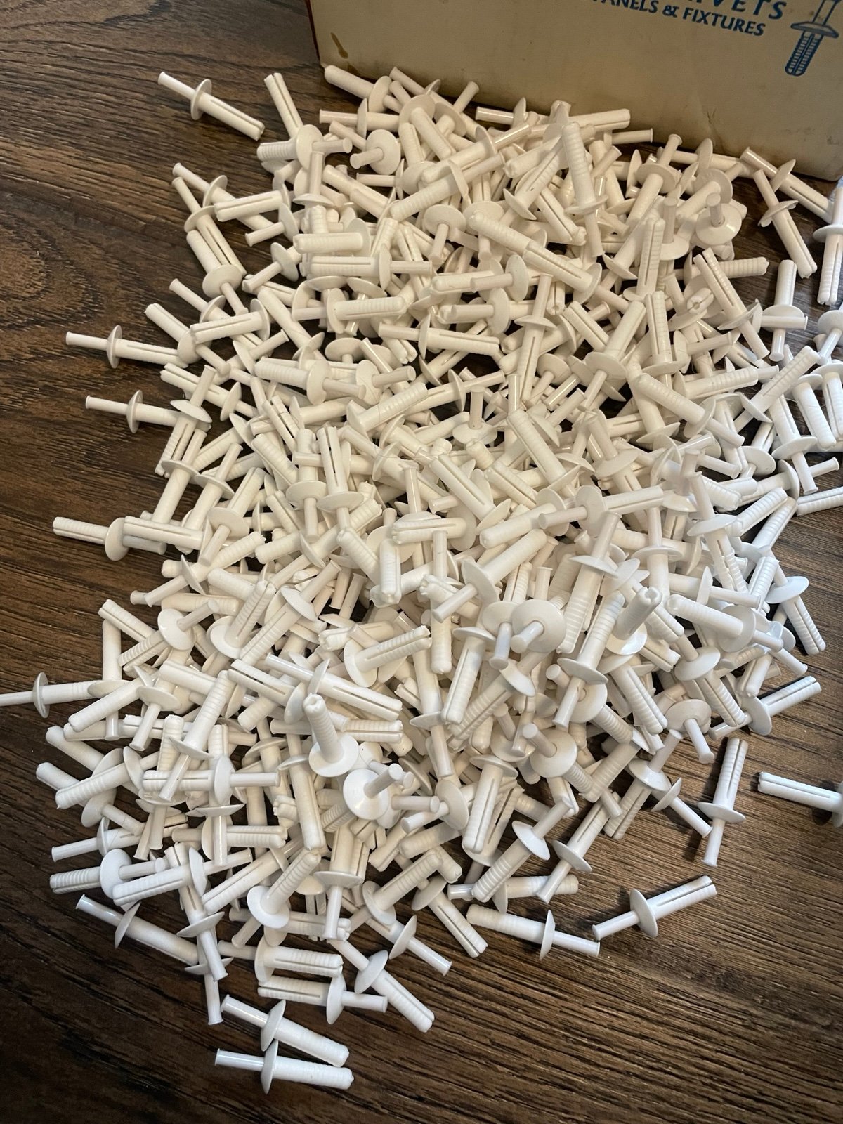 Ami fasteners Composites RIV50WH Nylon Drive Rivet, White,1” 491 pieces