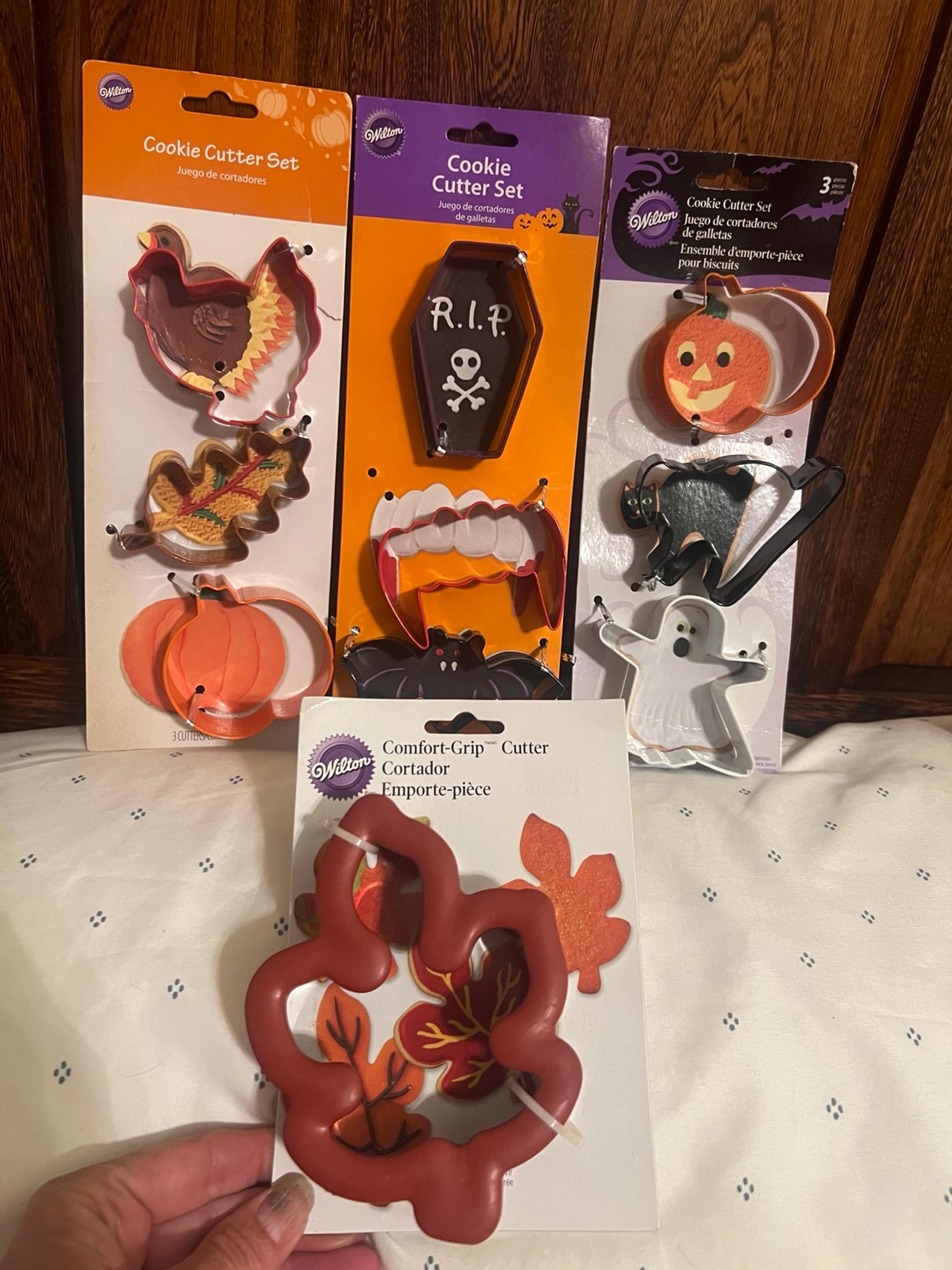 Wilton Halloween, fall & Thanksgiving cookie cutters, new with packages