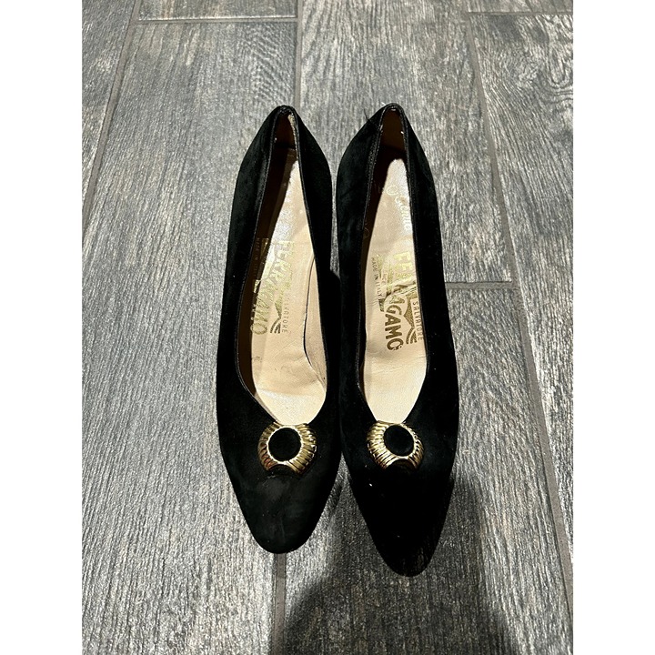 GENTLY USED *VINTAGE* SALVATORE FERRAGAMO HEELS- 5.5