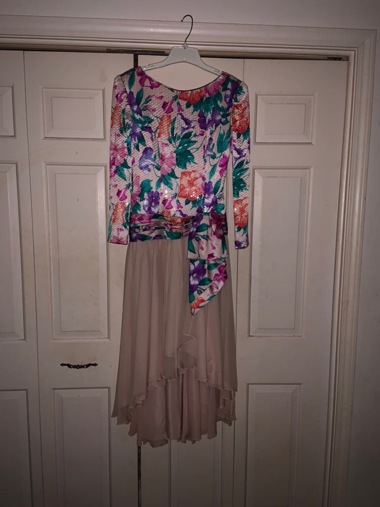 BEAUTIFUL FORMAL SEQUENCE AND SHEER DRES