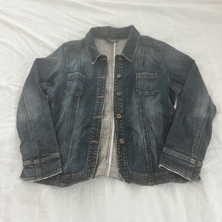 motto jean jacket Size large Condition: great Color: blue denim Details :