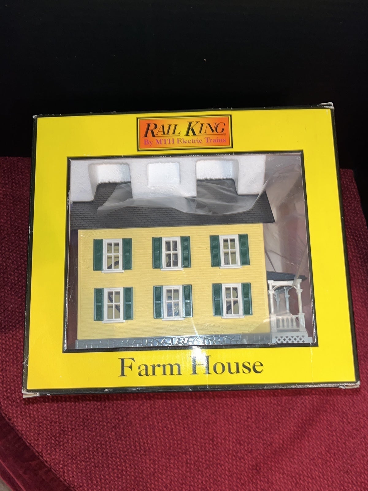 MTH RailKing Rail Town Farm House with Green Shutters 30-9007 YN9523 MTH RailKing Rail Town Farm House with Green Shutters 30-9007 YN9523