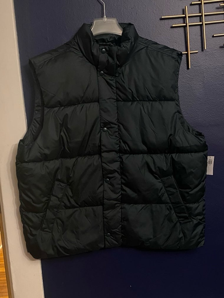 NWT mens old navy vest size xl
