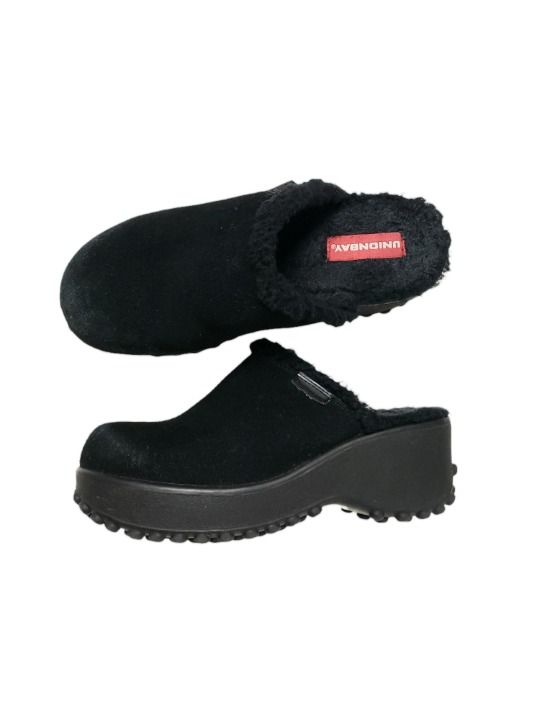 90s - 00s Union Bay black suede chunky slip-on shoes / clogs . Size 6