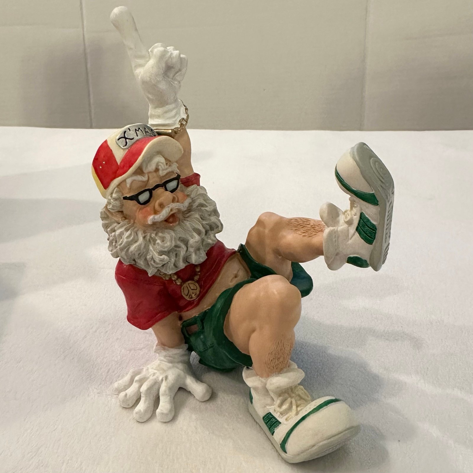 Vintage 1997 Break Dancing Santa Claus Figurine 6”H New in box Cool Hip Rock