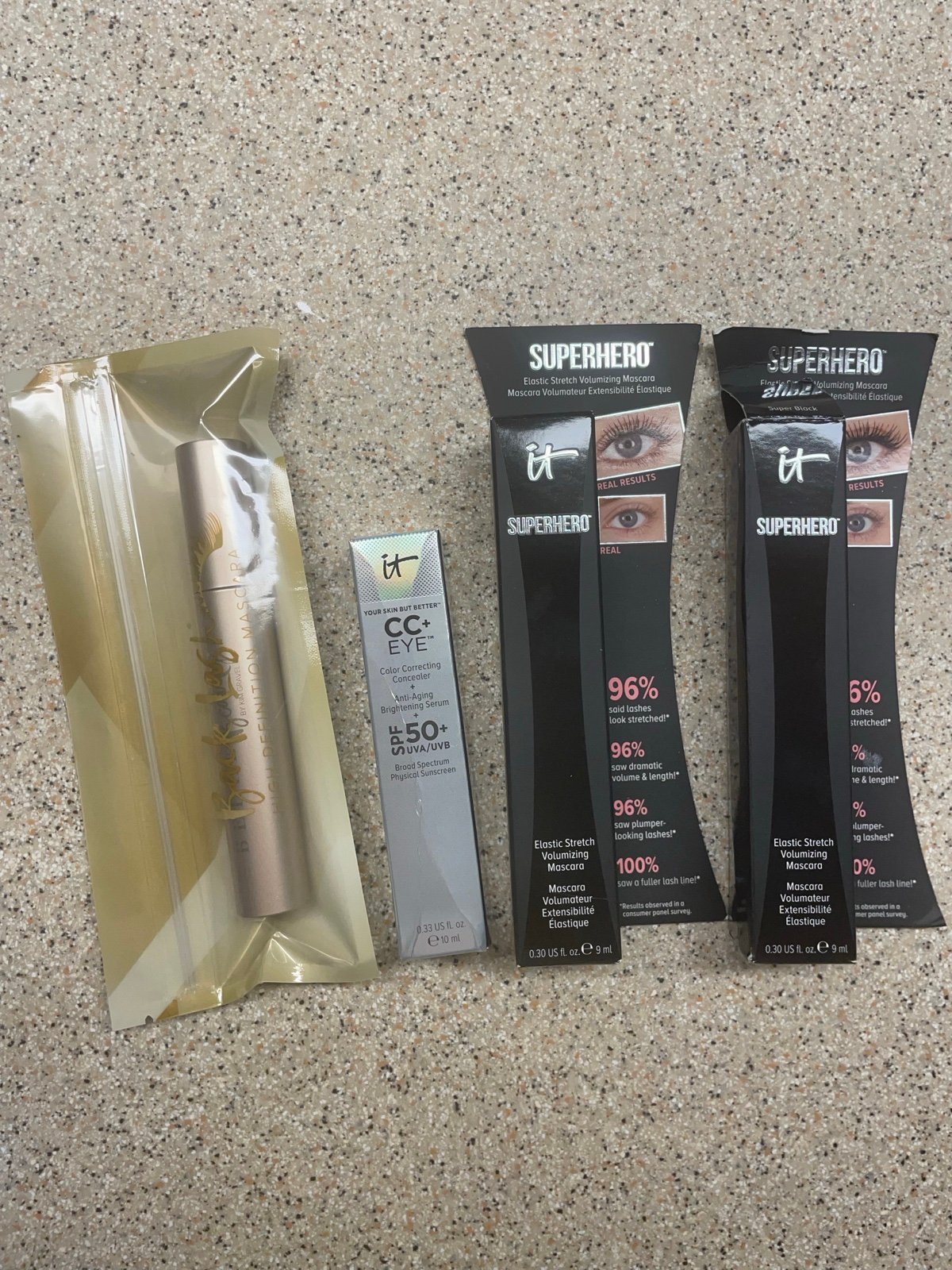 IT Cosmetics Bundle! (Mascara, Eye Concealer, Brushes, Roller)