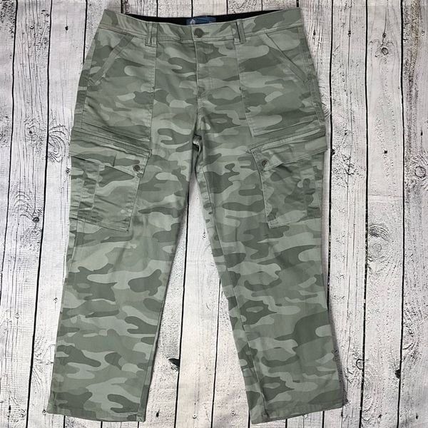 DEMOCRACY Ab-Solution Camo Crop Pants