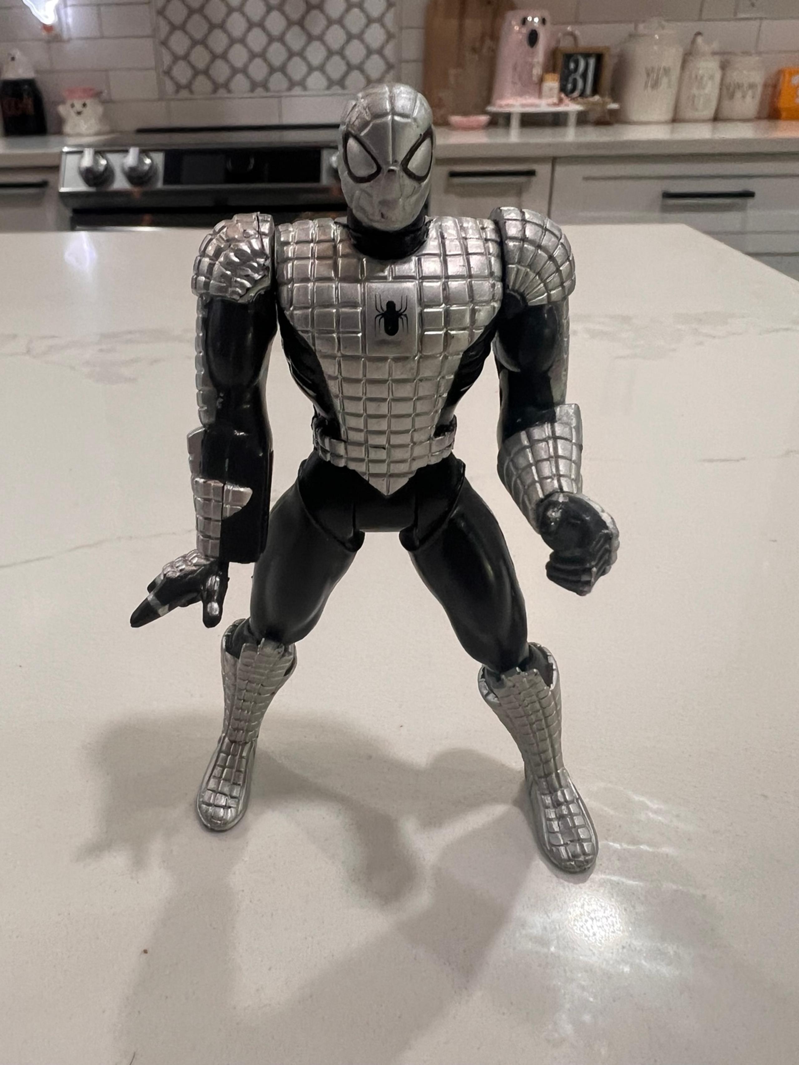 1994 SPIDER-MAN SILVER SPIDER ARMOR TOYBIZ MARVEL COMICS ACTION FIGURE