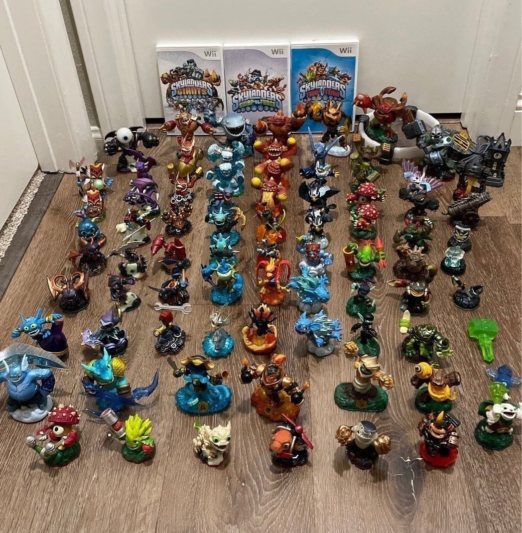 Skylanders huge mega bundle lot over 80 figures 20lbs games portal included