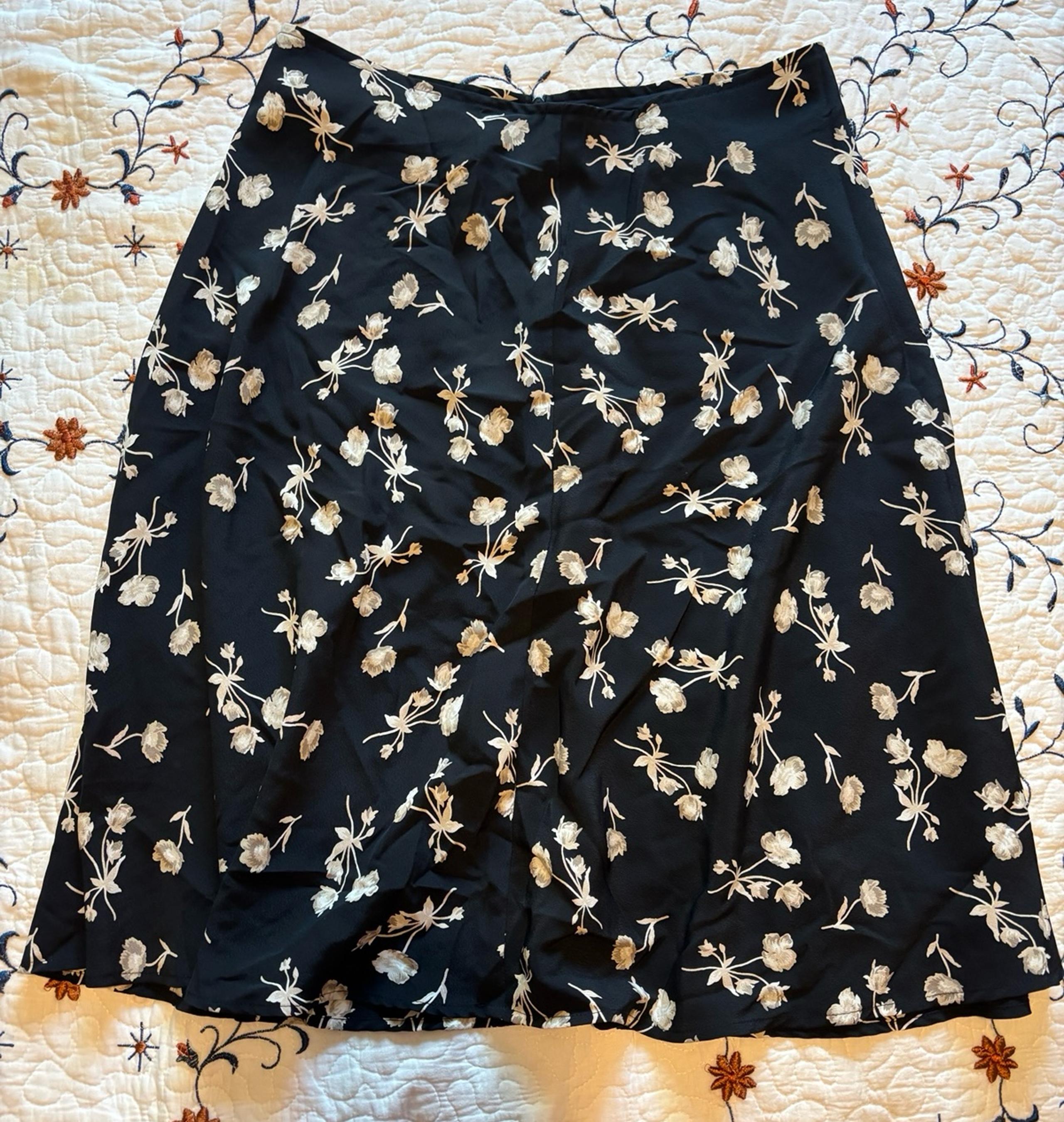 Women’s Midi A-line skirt