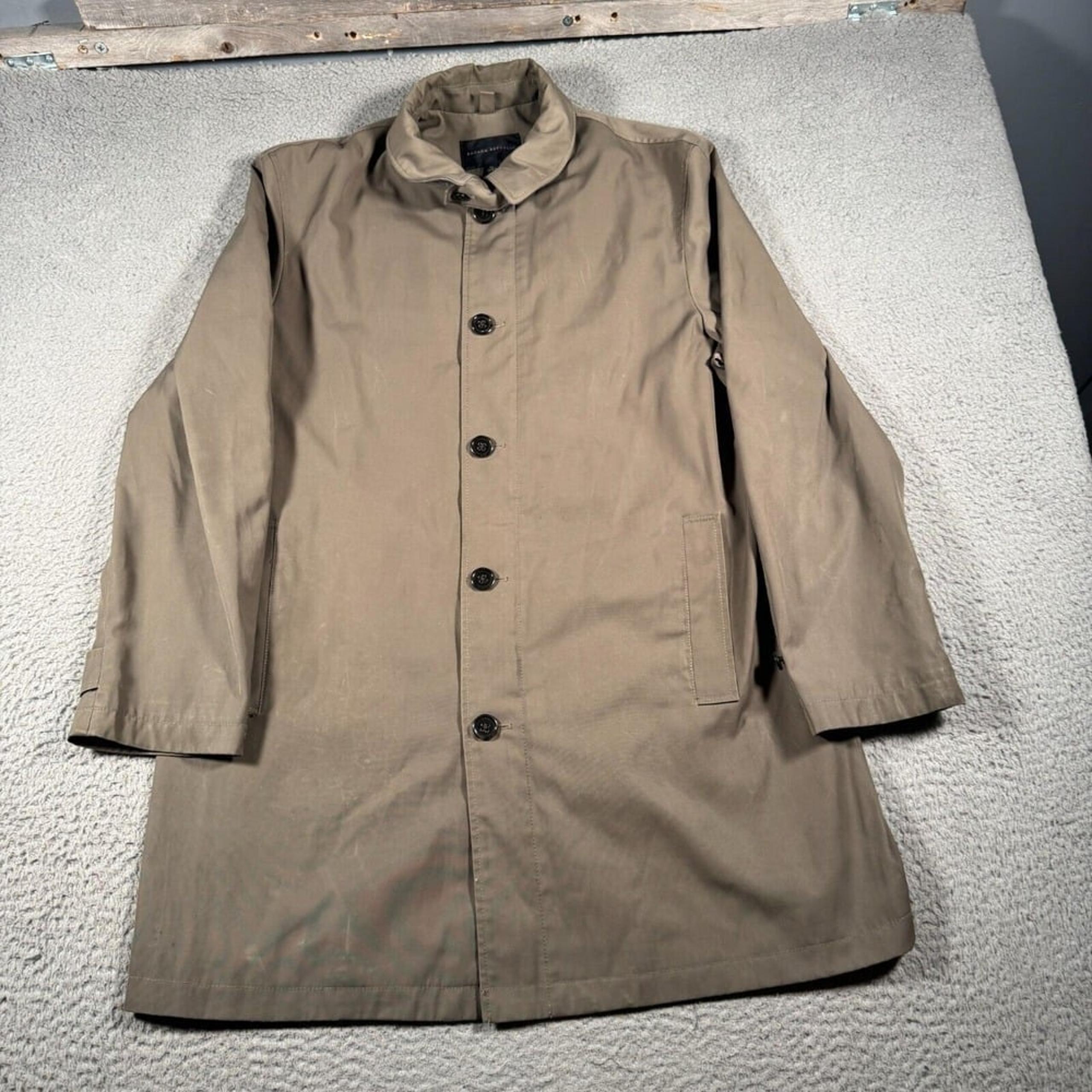 Banana Republic Trench Coat Men's XL Beige Button Front Collared Winter Outdoor