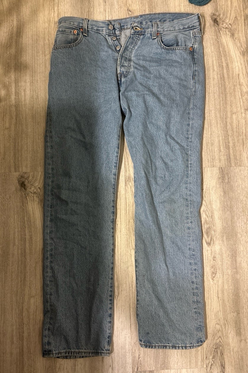 Levi jeans