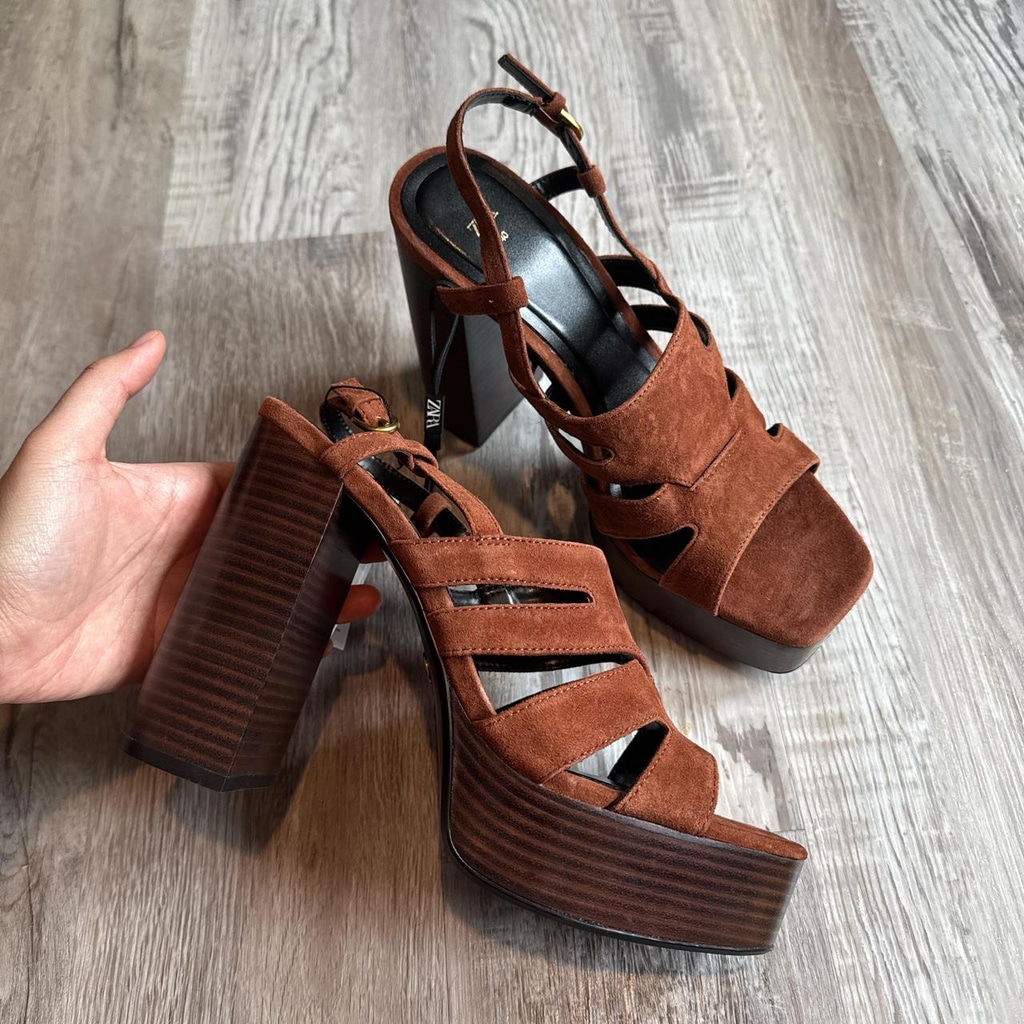 ZARA CHUNKY SUEDE PLATFORM SANDALS - Size 9 or 40 - BRAND NEW WITH TAG 

Brown color