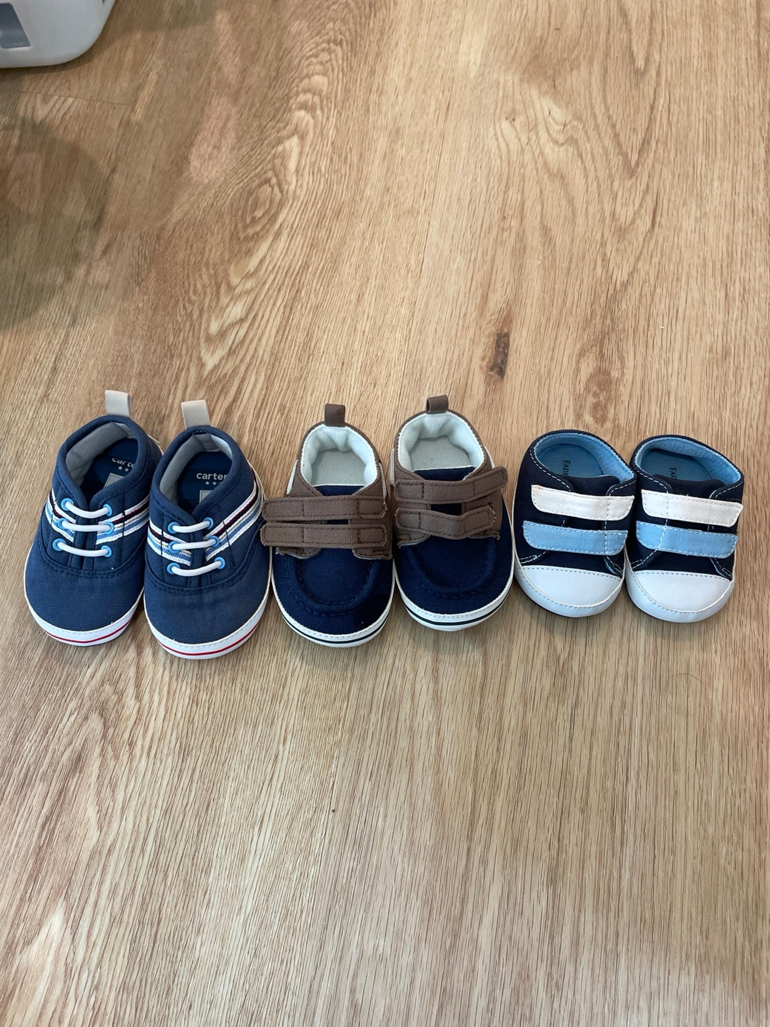 Set of 3 pairs of baby boy shoes size 1-2