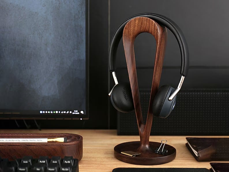 Headphone stand