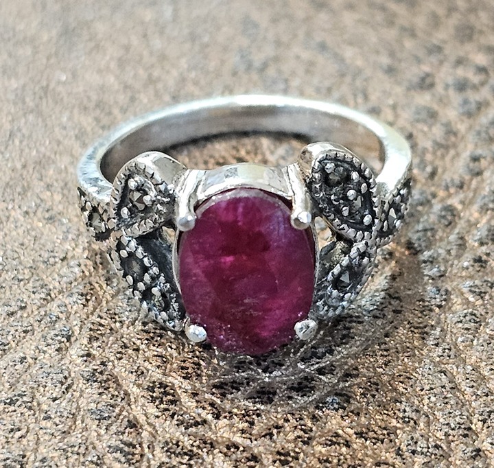 Genuine Ruby 925 sterling silver ring sz 6