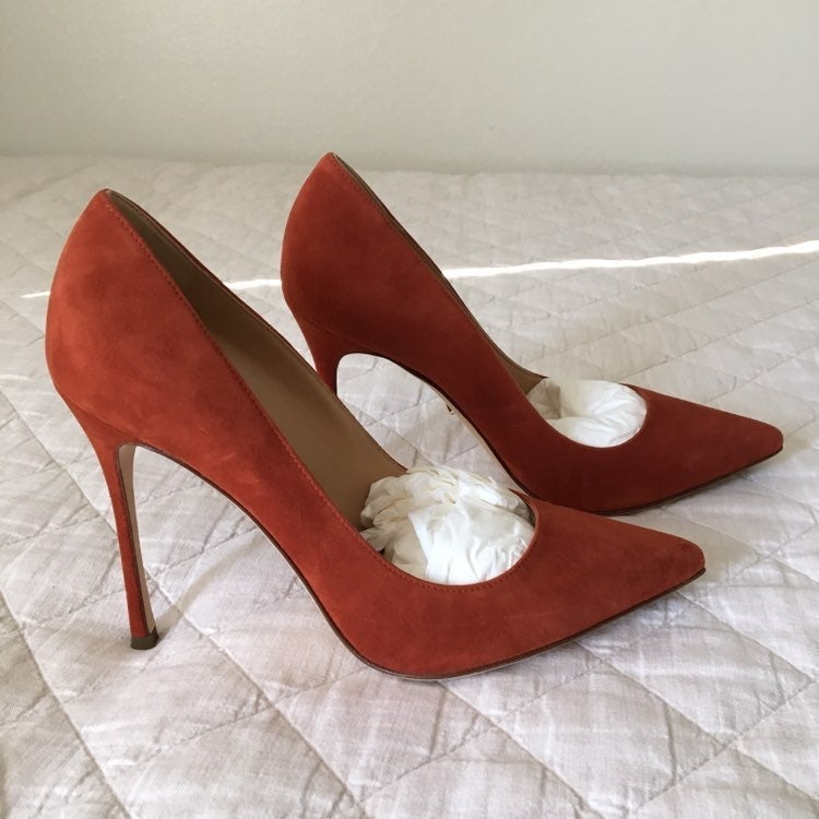 NWOT Sergio Rossi Godiva Suede Pumps