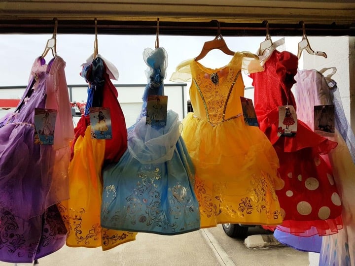 WHOLESALE LOT OF GIRLS DISNEY PRESTIGE DRESSES GOWNS MINNIE SNOW WHITE RAPUNZEL