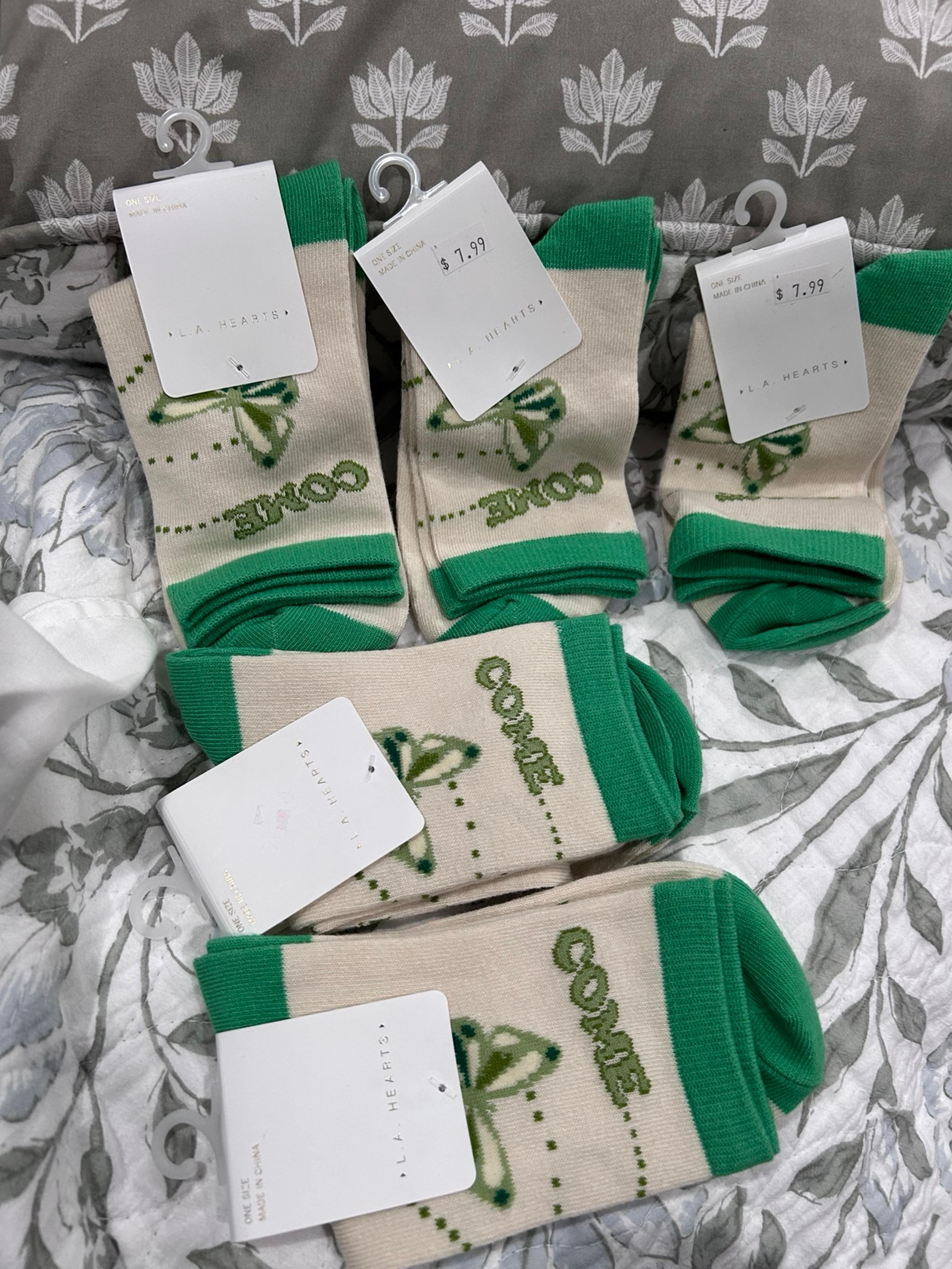 5x PacSun Come As You Are Socks