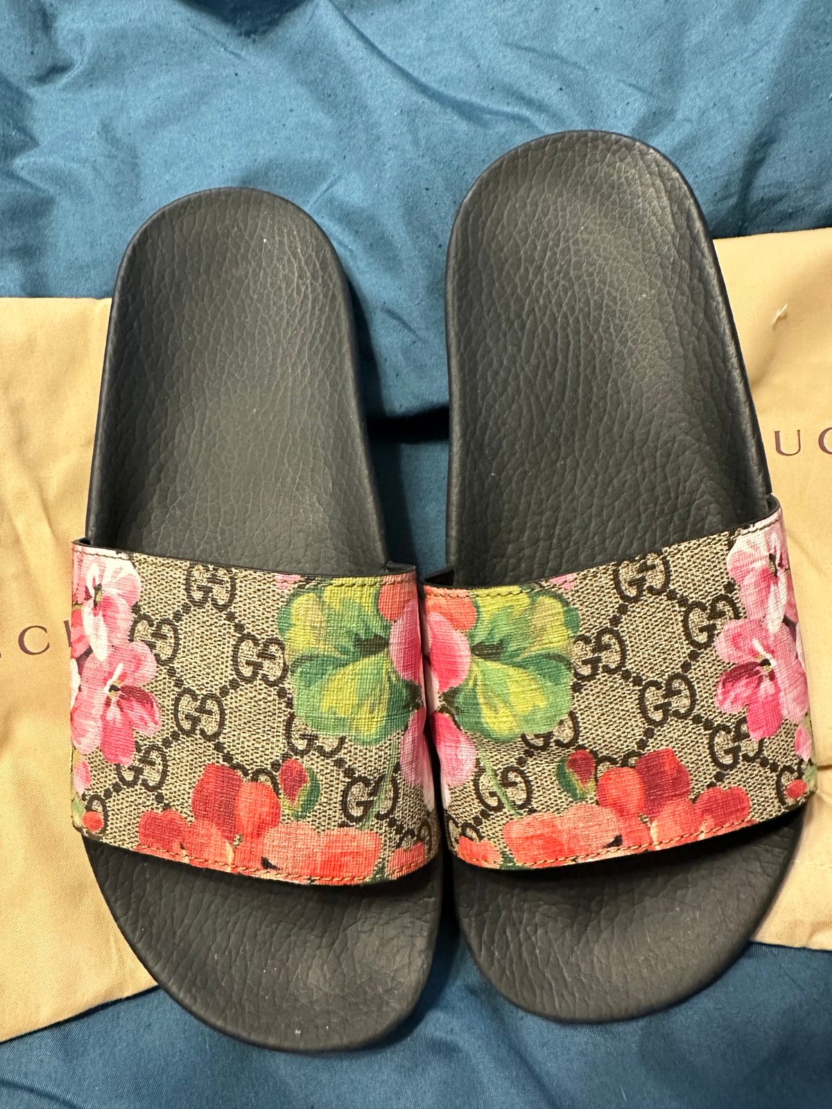 Gucci bloom slides