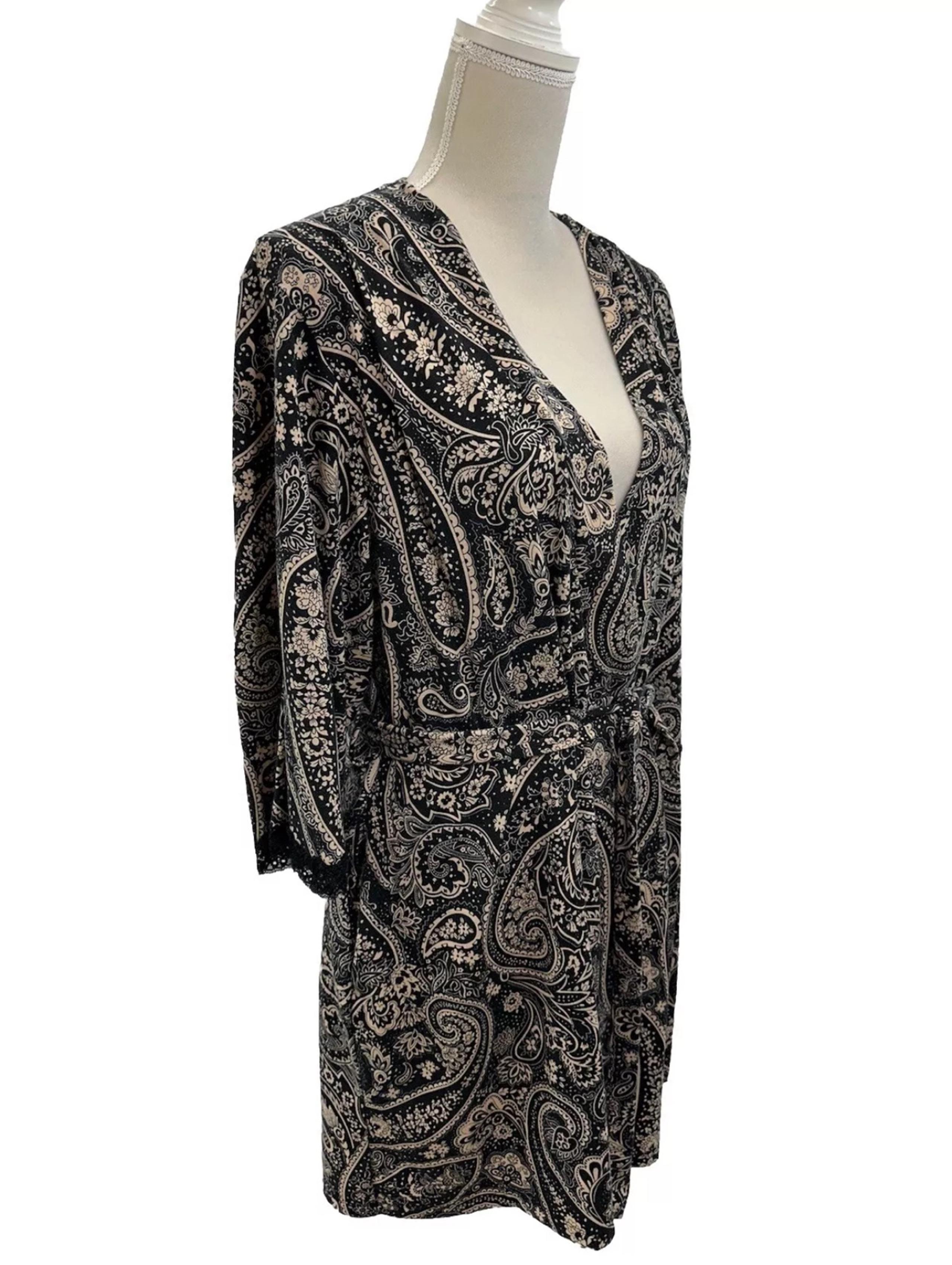 Jones New York Belted Robe Women’s L/XL 3/4 Sleeves Tan Black Paisley V Neck