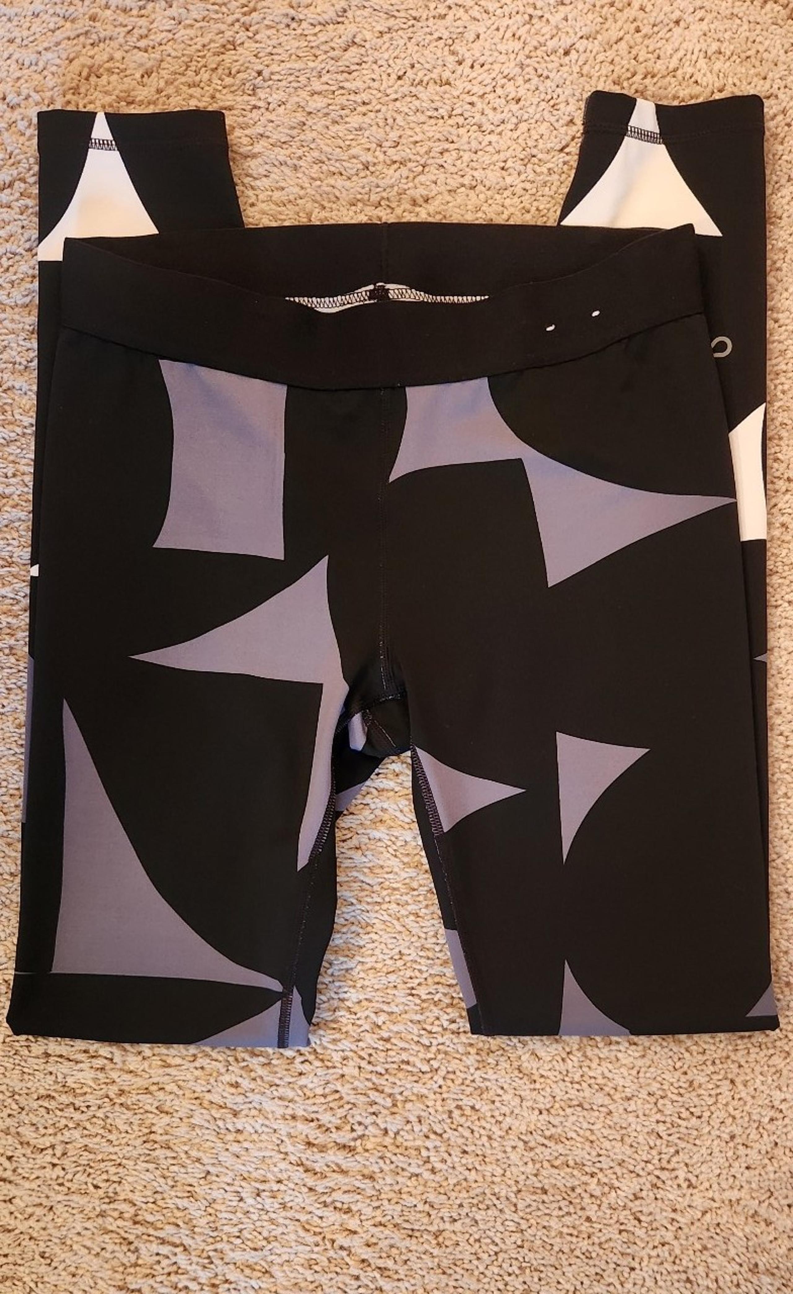 Gap Black and Gray Leggings Geometric Patterned Size Medium