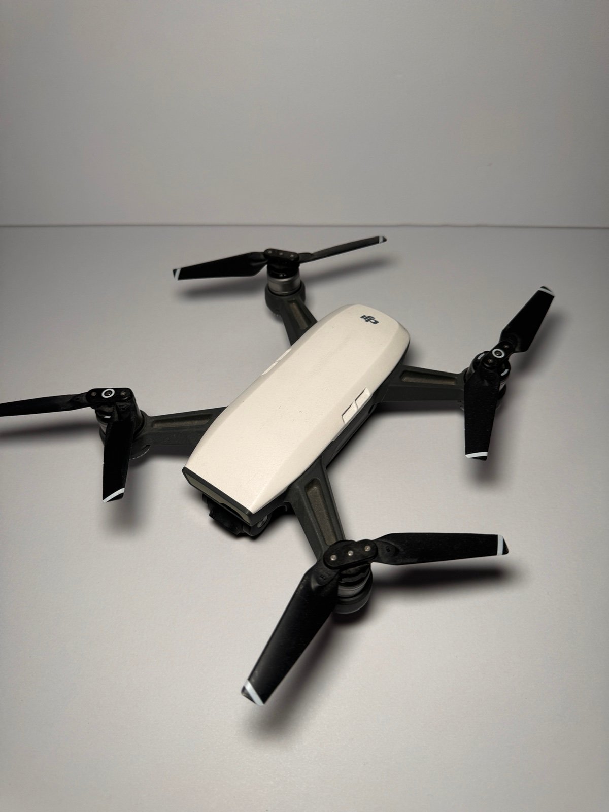 ドローン DJI Spark フルセット（赤） - メルカリ