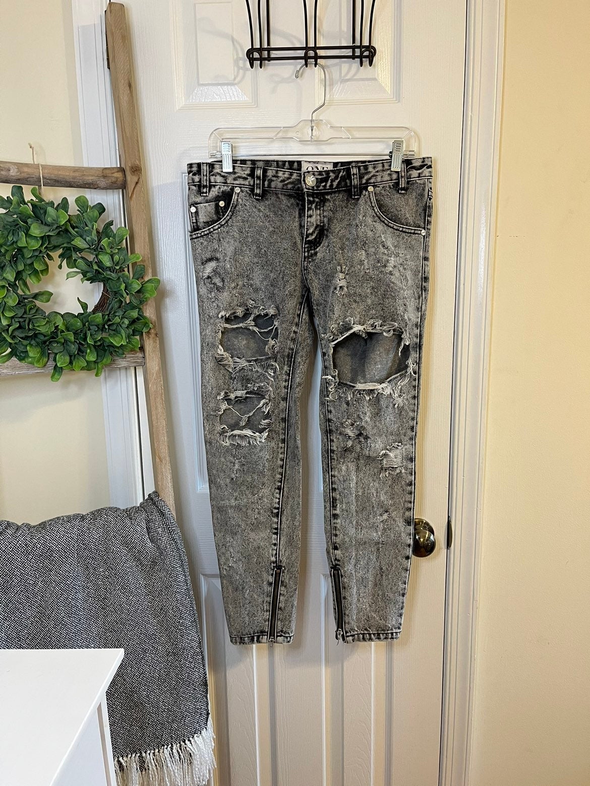 One Teaspoon Gray Acid Melrose Trashed Freebirds In 27” Boyfriend Cut Jeans