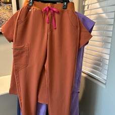 Figs Scrub Set