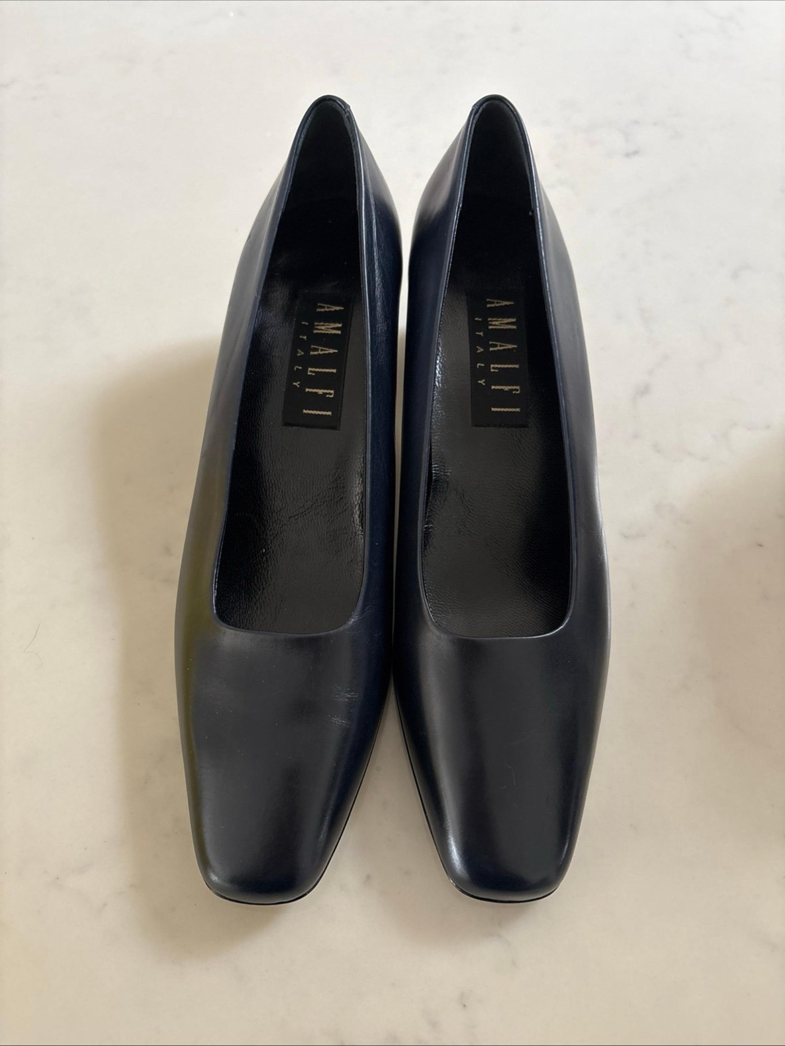 VTG Amalfi Italy Size 10 AAAA Black Leather Heels Slip Pump Classic Chunky Heel