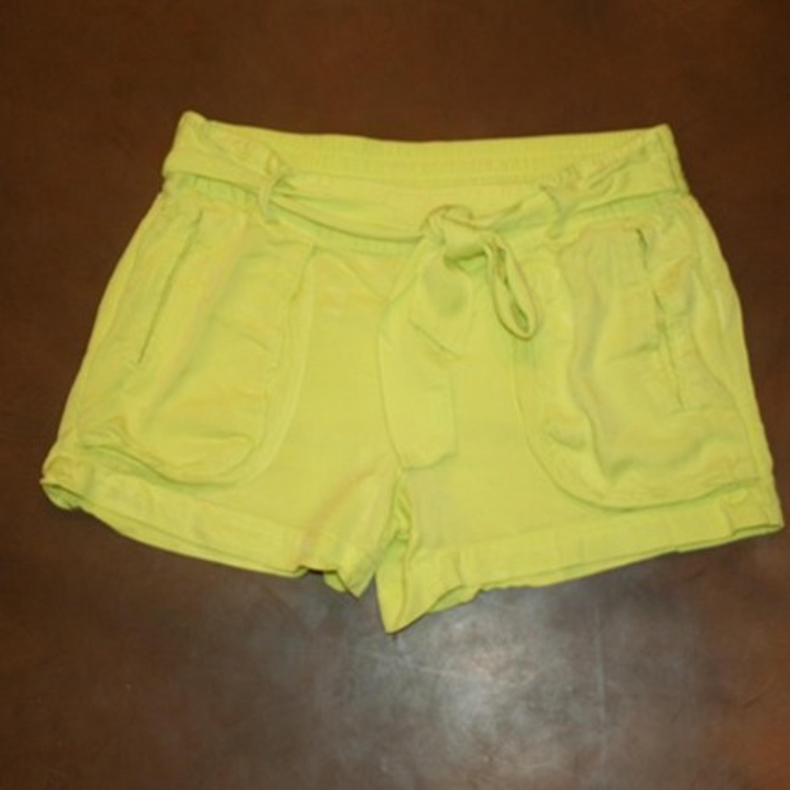 a.n.a. Sash-Tie Shorts XS Waist: 28" Stretch Rear Waistband Yellow Womens