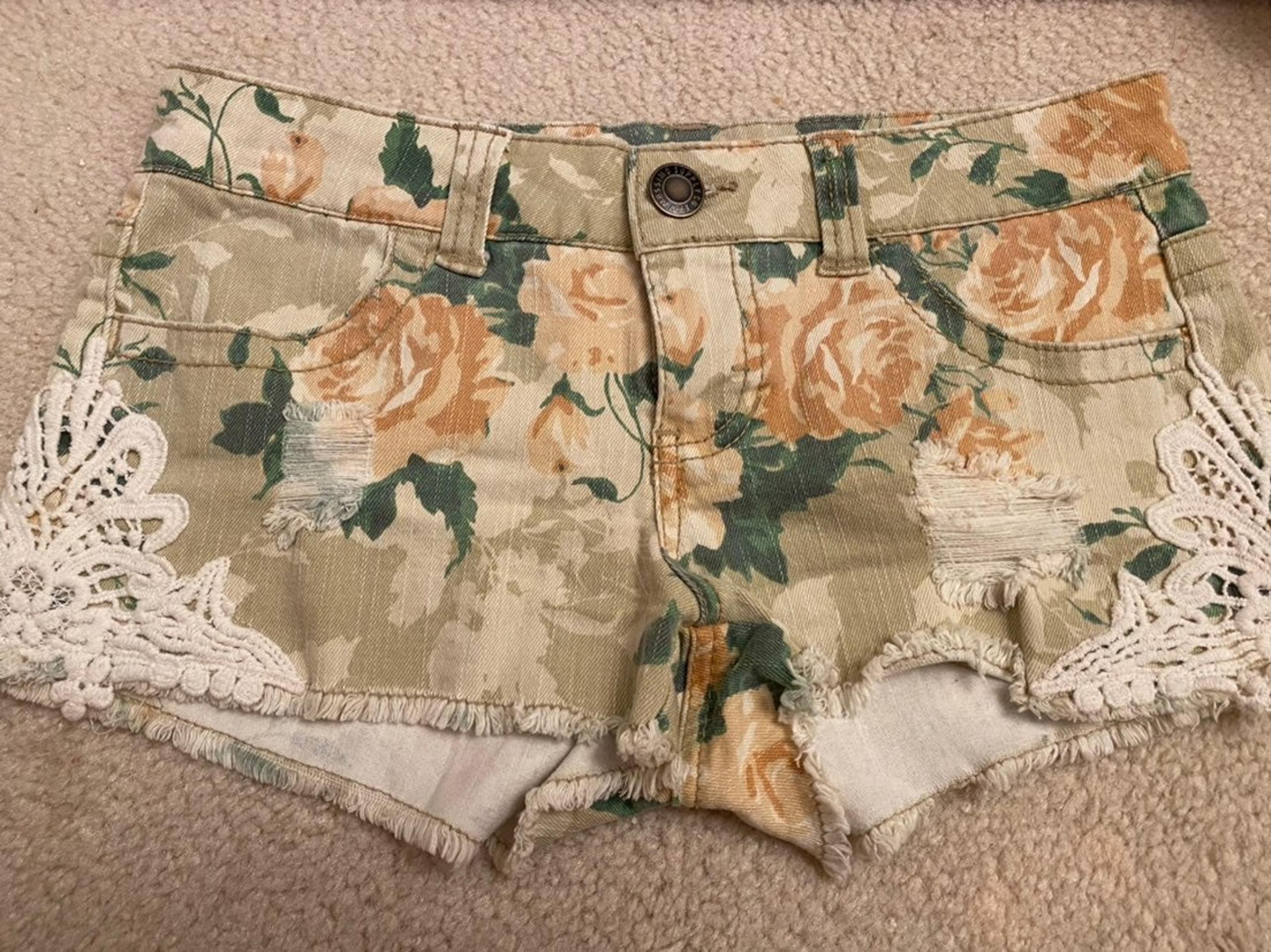 Mossimo Supply Co. Denim Floral jeans Si