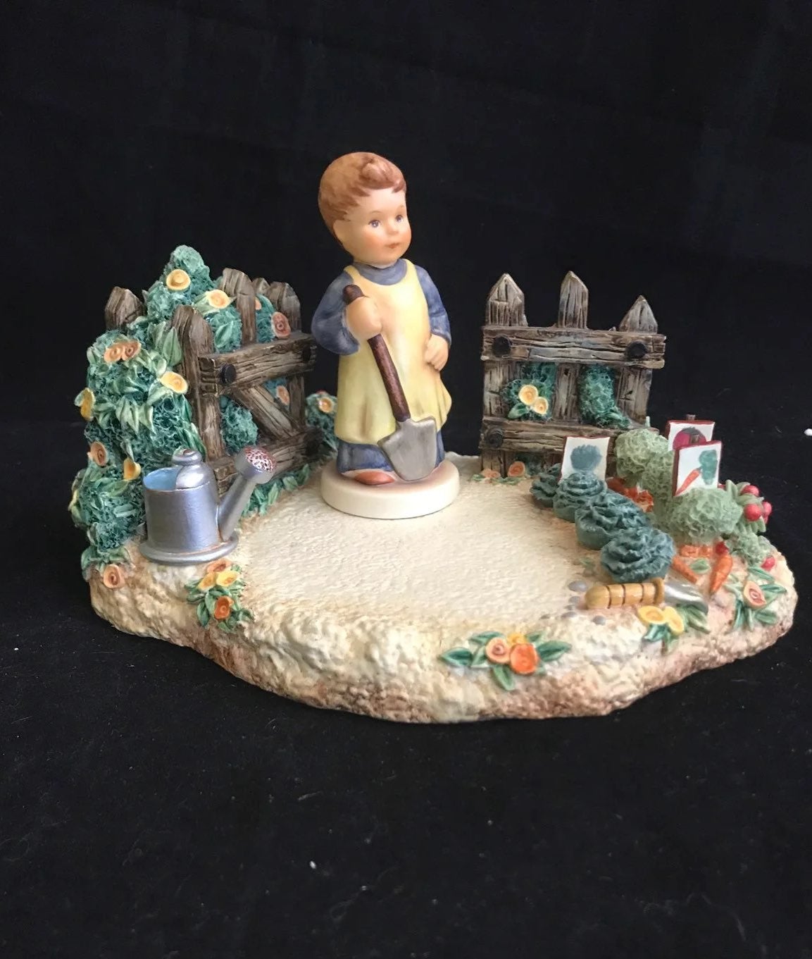 Bountiful Garden Scape w/ Garden Treasur