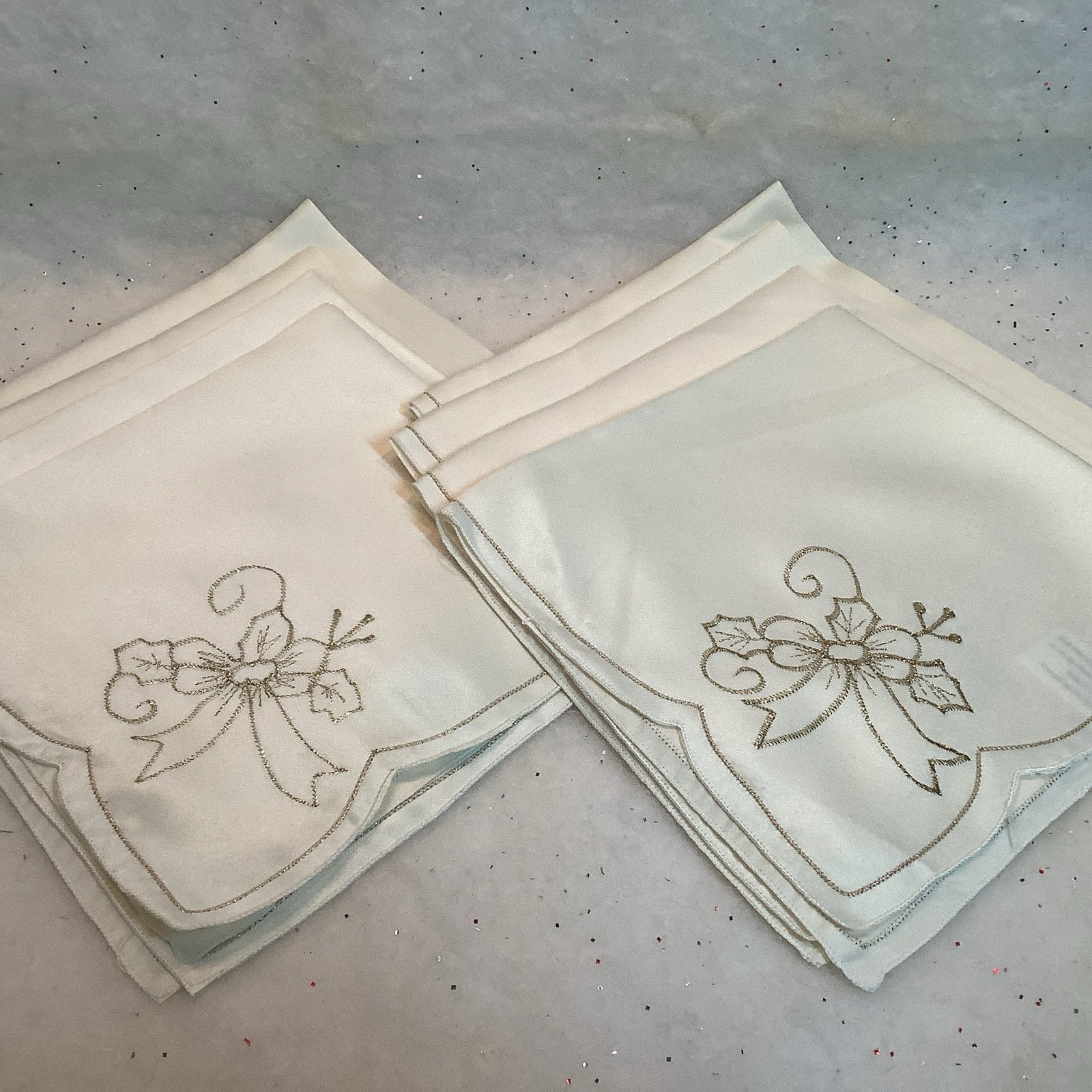 8 Boughs Of Holly Napkins Christmas Table NEW Ivory Gold Metallic Embroidered