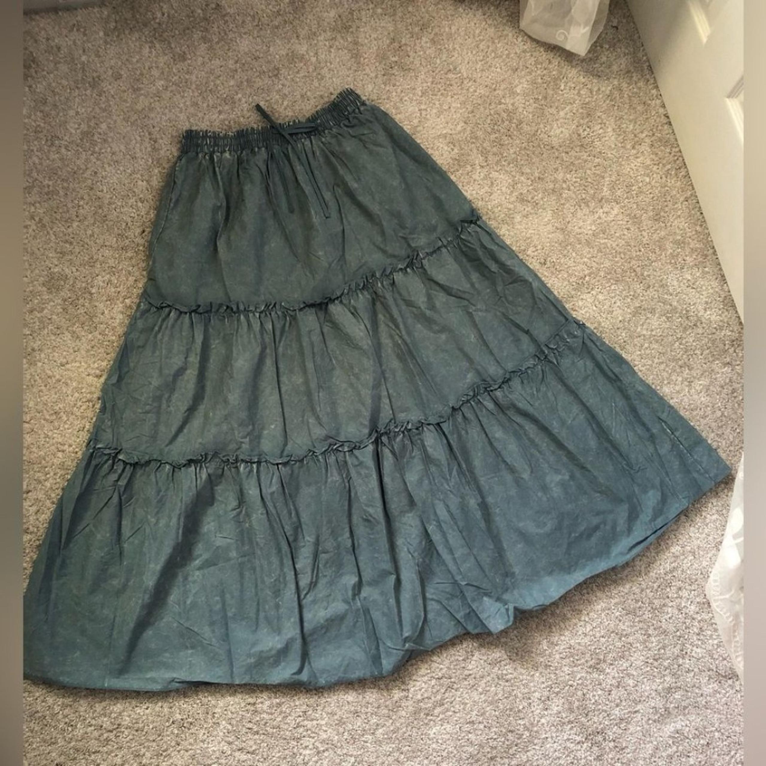 ZENANA Elegant Tiered Full A-line voluminous maxi Skirt elastic waist size XL