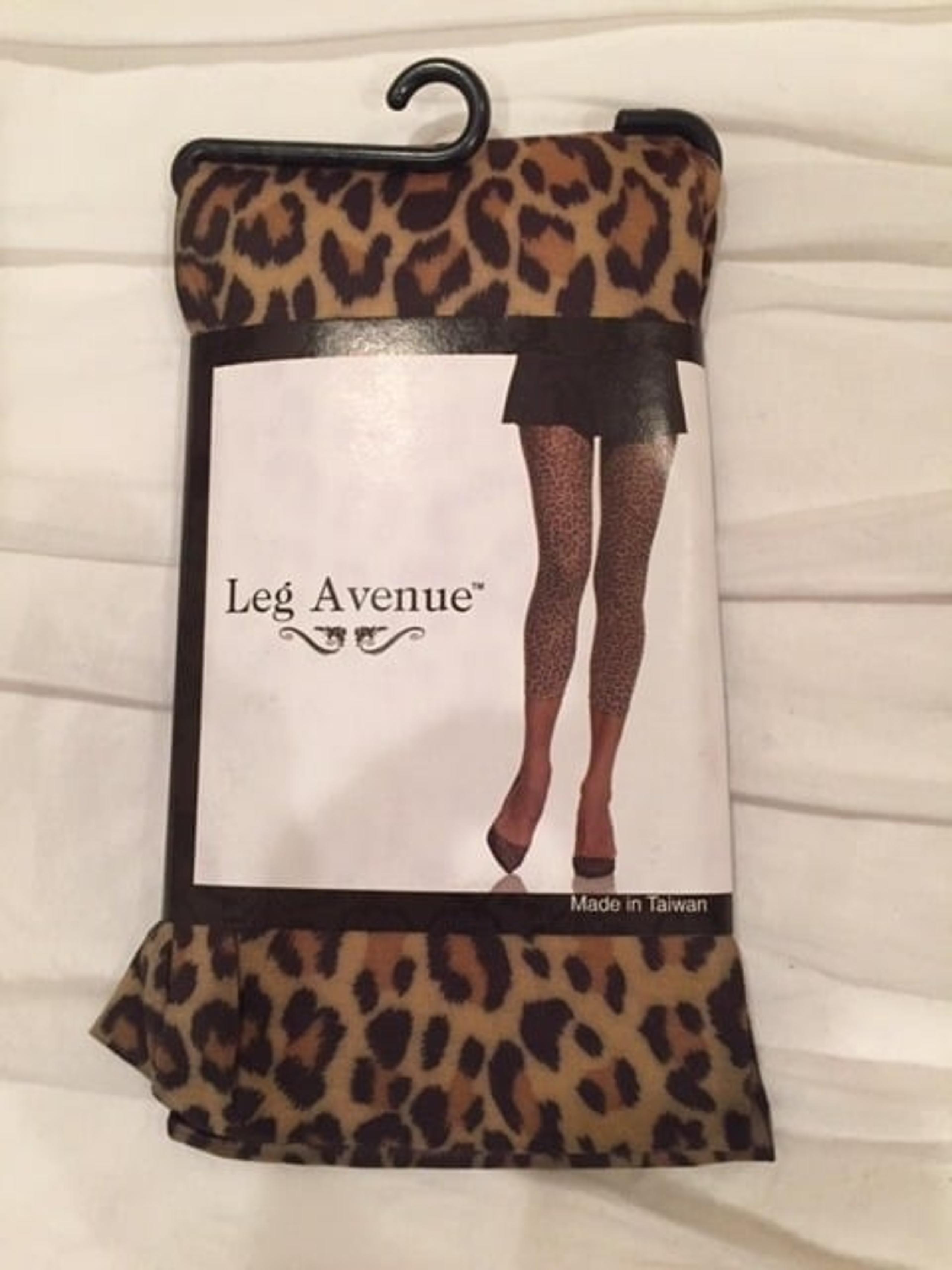 Cropped Leopard Print Tights (O/S)