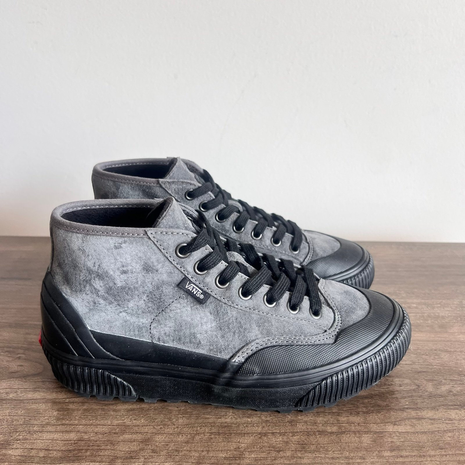 VANS Destruct Mid MTE-1 Unisex Shoe Size 8 or 6.5 #242701