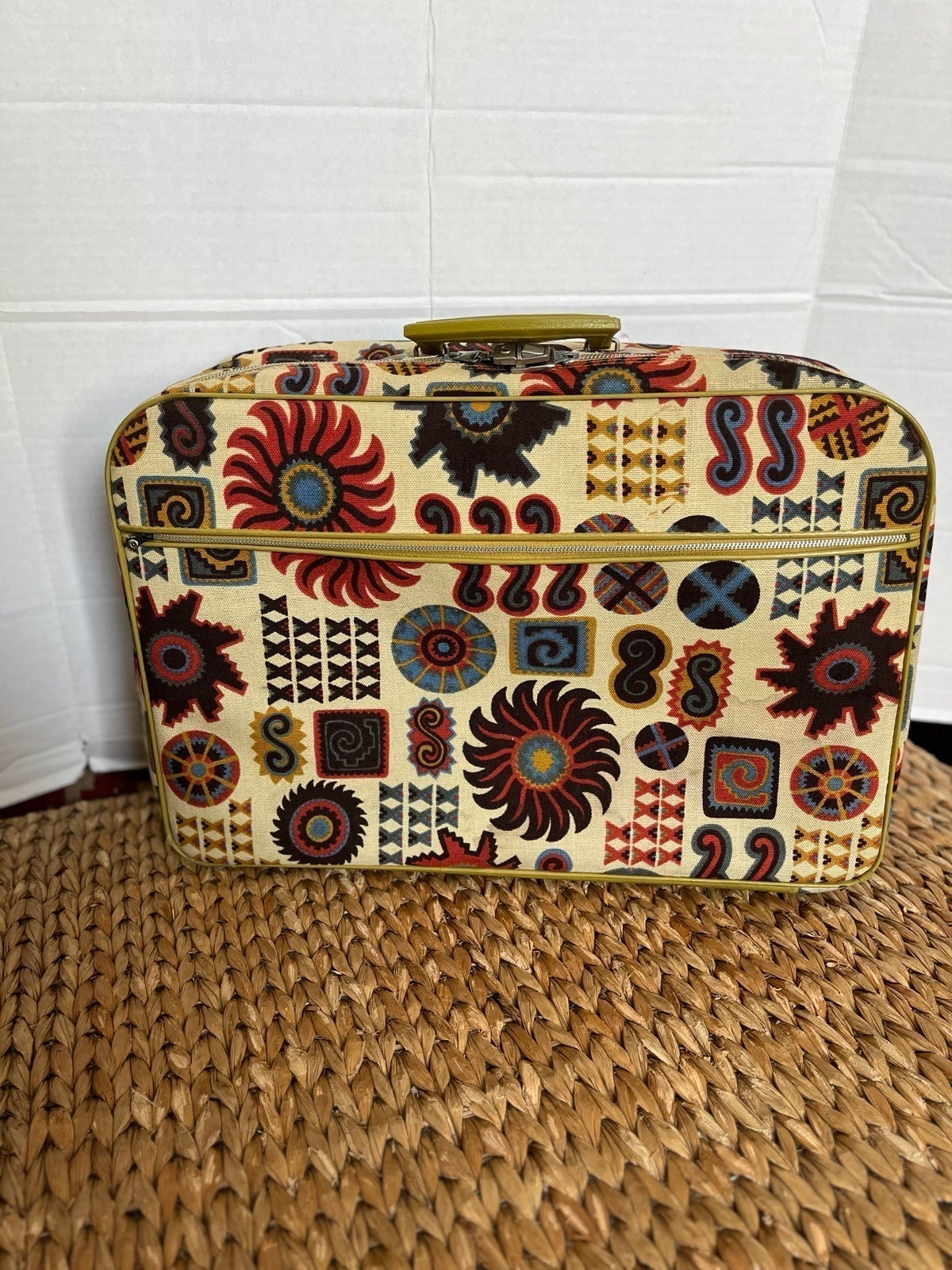 Vintage Penguin Travelers Suitcase Set - detail